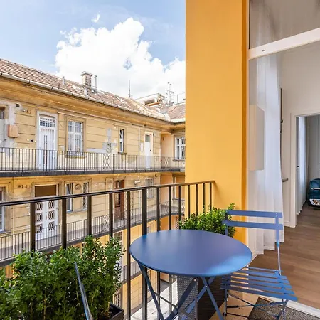 Sky Way Apartment
